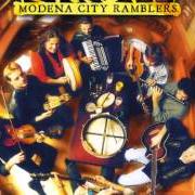 Il testo CENT'ANNI DI SOLITUDINE dei MODENA CITY RAMBLERS è presente anche nell'album Raccolti (1998)