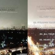 Il testo STRANGE TRANSMISSIONS di NORAH JONES è presente anche nell'album New york city (2003)