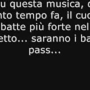 Il testo VOLEMO LE BAMBOLE di SIMONE CRISTICCHI è presente anche nell'album Grand hotel cristicchi (2010)
