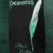 Il testo EDGE OF SEVENTEEN di STEVIE NICKS è presente anche nell'album The enchanted works of stevie nicks (1998)