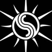 Il testo SOLIDU COMU NA PETRA dei SUD SOUND SYSTEM è presente anche nell'album Comu na petra (1996)