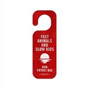 Il testo CINEMA dei FAST ANIMALS AND SLOW KIDS è presente anche nell'album Animali notturni (2019)