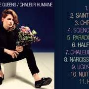 Il testo HERE di CHRISTINE AND THE QUEENS è presente anche nell'album Chaleur humaine (2014)