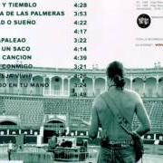 Il testo MI MUENDO EN TU MANO di JARABE DE PALO è presente anche nell'album Depende (1998)