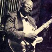 Il testo SOMEBODY DONE CHANGED THE LOCK ON MY DOOR di B.B. KING è presente anche nell'album Let the good times roll (1999)