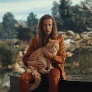 Il testo POURVU QU'ELLES SOIENT DOUCES di JULIEN DORÉ è presente anche nell'album Imposteur (2024)