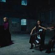 Il testo DANCING IN THE KITCHEN di FREYA RIDINGS è presente anche nell'album Mother of pearl (2026)