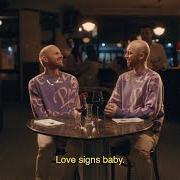 Il testo SOMETHING GOT BETWEEN US di JUNGLE GIANTS (THE) è presente anche nell'album Love signs (2021)