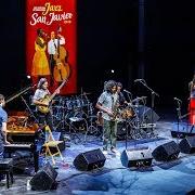 Il testo VIENTO DE LA MAR di ANTONIO LIZANA è presente anche nell'album De viento (2017)