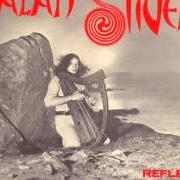 Il testo TENVAL AN DEIZ di ALAN STIVELL è presente anche nell'album Reflets (1970)