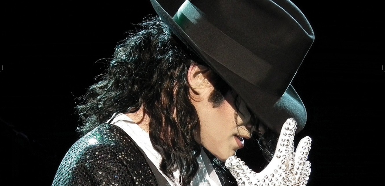 Michael Jackson: il cappello del moonwalk venduto all'asta per una cifra folle 