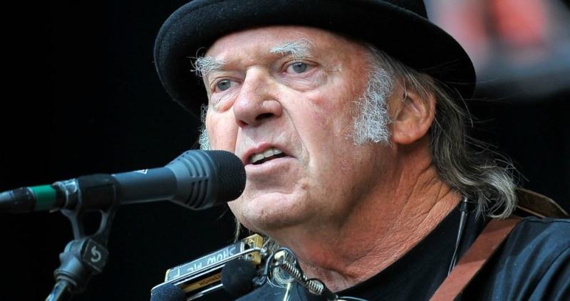 Neil Young: un archivio online gratis con tutte le sue canzoni