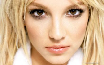 Britney Spears è la ventata di profumo dell'estate.