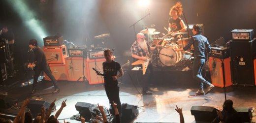 Eagles of Death Metal e U2 a Parigi: concerto tra memoria e protesta